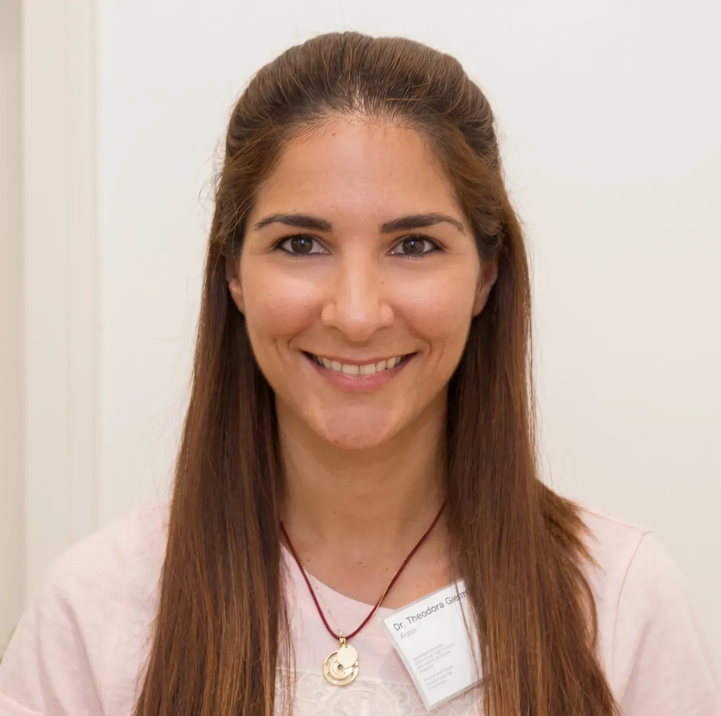 Willkommen Frau Theodora Georgiou-Lentari